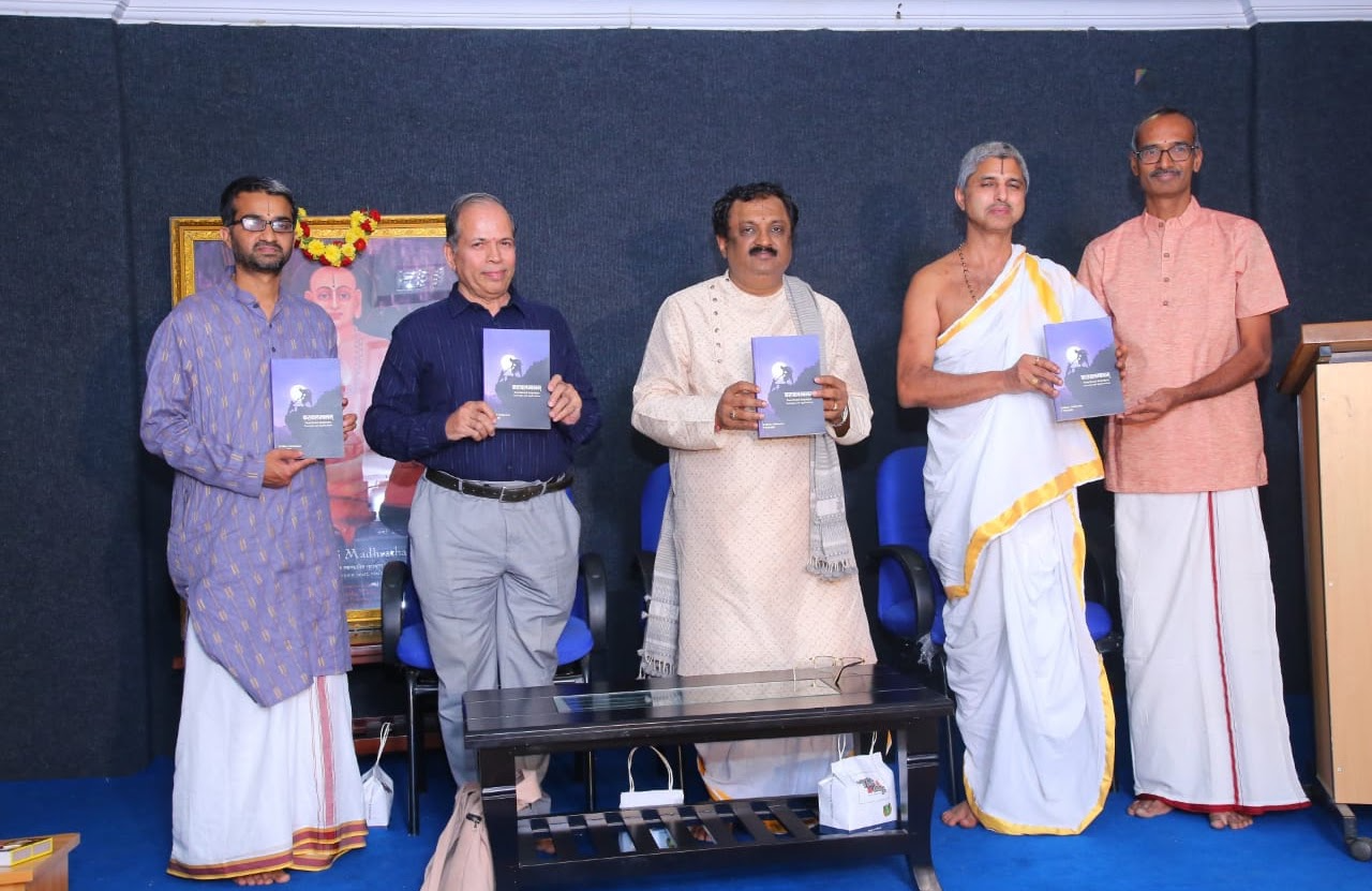 The Karāvalambanam book launch